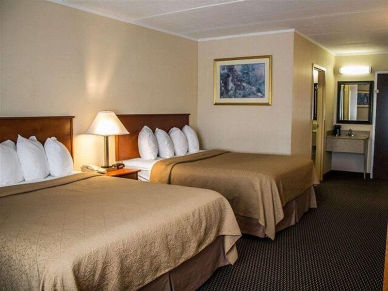Baymont By Wyndham Youngstown Extérieur photo