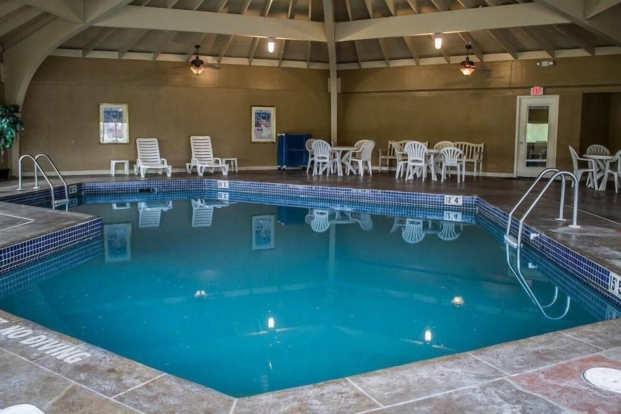 Baymont By Wyndham Youngstown Extérieur photo