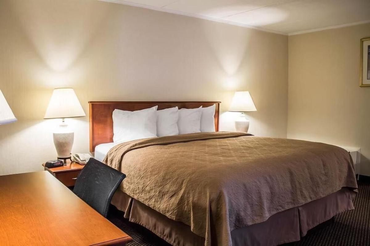 Baymont By Wyndham Youngstown Extérieur photo